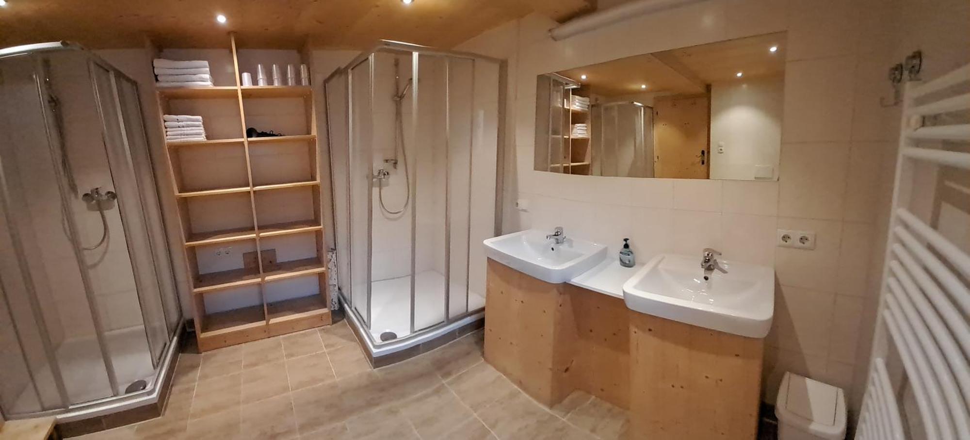 Hofer Apartment *